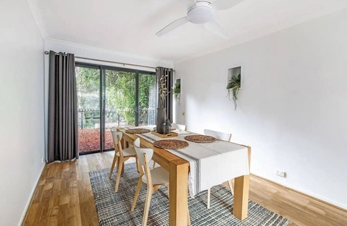 Cockatoo House | Private Holiday Home With Rain Forest Creek View