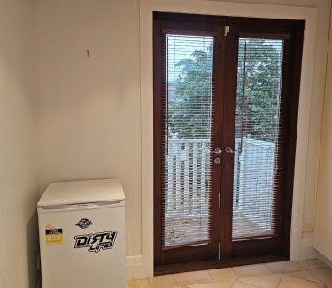 Manly House | Private Manly Suite, Walk to Beach & Wharf