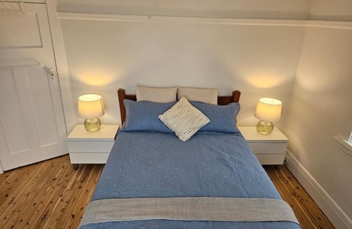 Manly House | Private Manly Suite, Walk to Beach & Wharf