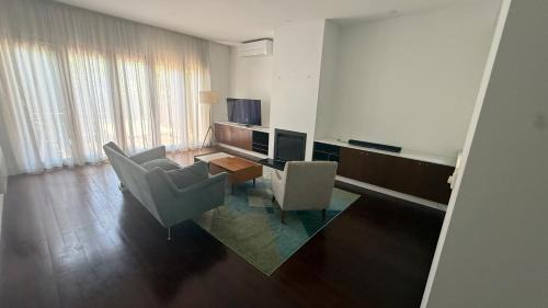 South Yarra House | Private quiet bedroom with ensuite and parking, Chapel St, Sth Yarra