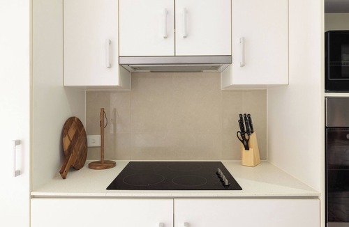 Rocklea Apartment | Private Rocklea 1BR | AC & Train Access | 273B1