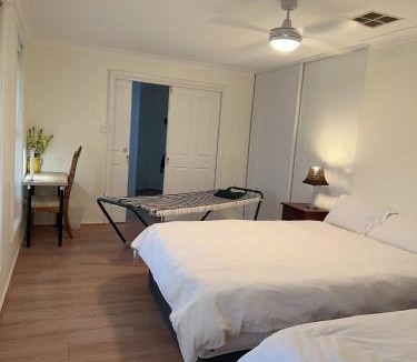 Elderslie Apartment | Private Room-2Queen beds