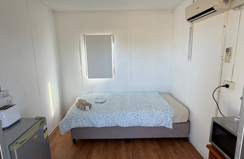 Yuleba Cabin | Private Rooms at Yuleba Roadhouse – Fully Furnished with AC & Kitchen Essentials