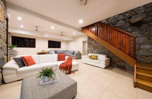 Airlie Beach House | Private Stone House