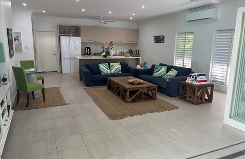 Port Douglas Villa | Private,tranquil, secure and 3 minute flat walk to Four Mile beach