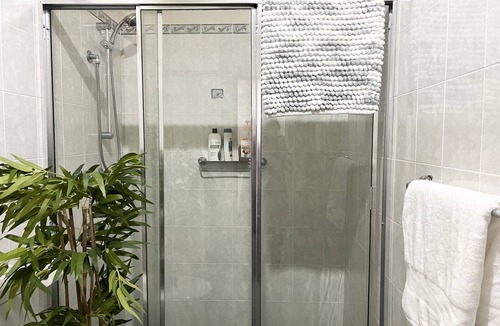 Cherrybrook Apartment | Private Unit underneath a family Home
