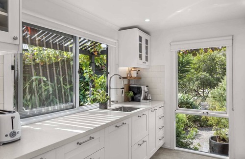 Anglesea House | Private Villa Style with Poolside Luxury!
