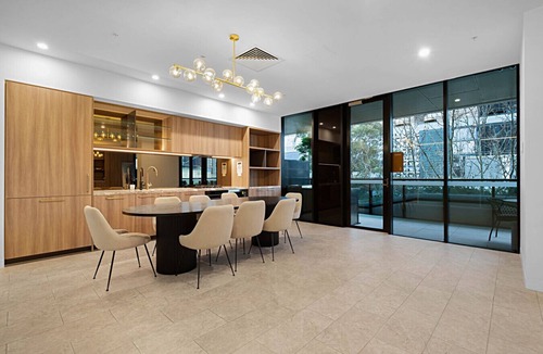 Box Hill Apartment | Prospect Cozy 2BR in Box Hill Centre