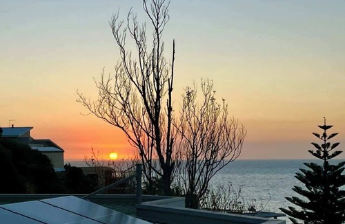 Frankston House | Pudding's Home: Seaview Sanctuary at the Beach
