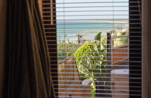 Frankston House | Pudding's Home: Seaview Sanctuary at the Beach