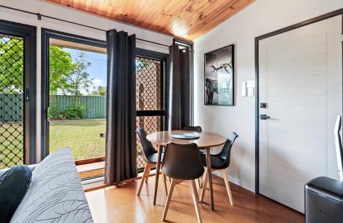 Brisbane Waterfront House | Pukeko Guesthouse - Relax in Redcliffe