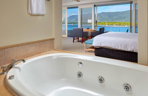 Cairns Central Business District Hotel | Pullman Reef Hotel Casino