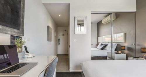 Hughesdale Apartment | Punthill Oakleigh
