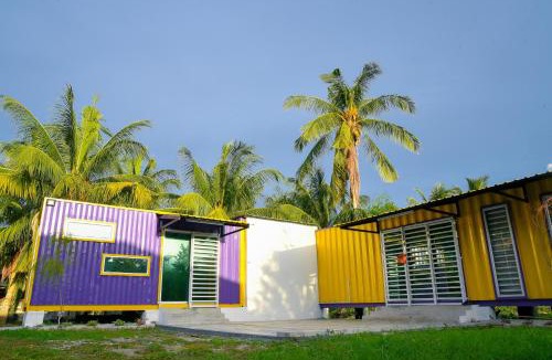 Lumut House | Purple Cube at Lumut Cube Homestay Kontena