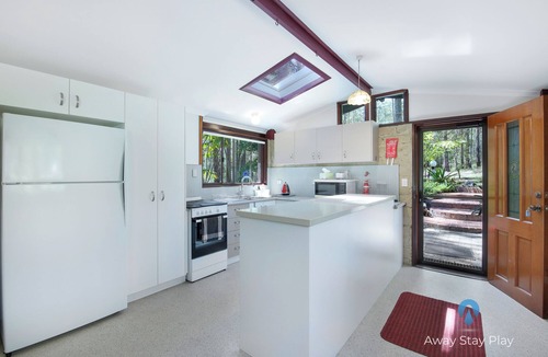 Halfway Creek House | Pushabushaway - Peaceful 3 Brm Bush Retreat, 10 min from beach