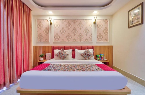 DLF Phase 5 Hotel | Qotel Siganture - Golf Course Road
