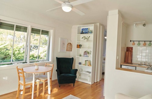 Windsor Apartment | Quaint Apartment Off Chapel Street