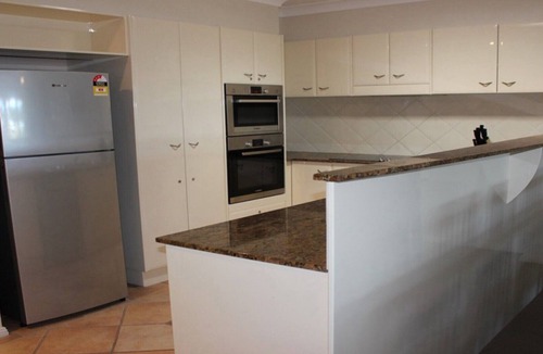 Hawks Nest Apartment | Quality Aquarius Apartment on the Beach!