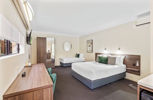 Robertson Hotel | Quality Hotel Robertson Gardens