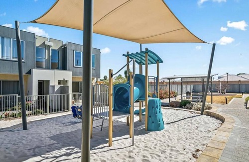 Ferndale House | Quality Stay in Perth