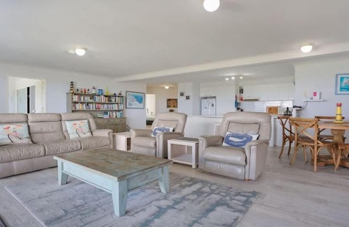Tura Beach Apartment | Quarterdeck 3