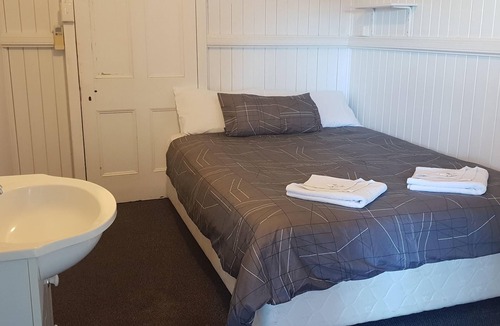 Roma Hotel | Queens Arms Hotel