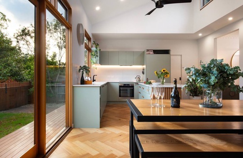 Daylesford House | Queens on Trimble - Cozy cottage with wood fire, leafy garden, tub, pet-friendly
