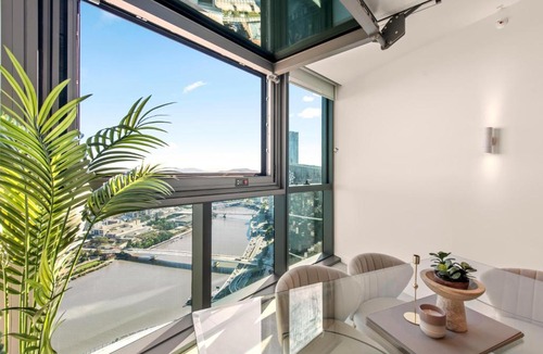 Brisbane Central Business District Apartment | Queens Wharf 3BR Apt with 2 Parking
