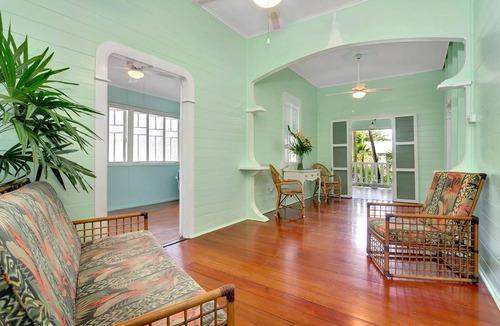 Machans Beach House | Queenslander on Marshall