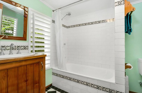 Machans Beach House | Queenslander on Marshall