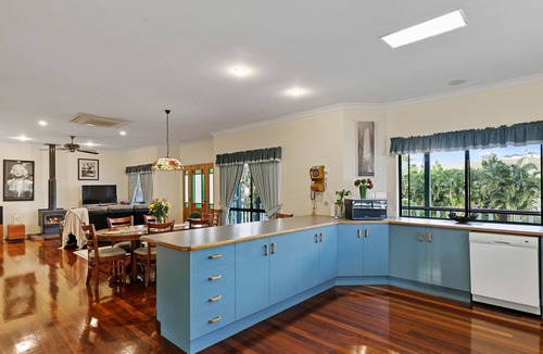 Urraween House | Queenslander on Madsen