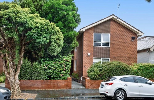 Richmond North Apartment | Quiet 2-Bed Oasis for VIC Gardens & Yarra Trail