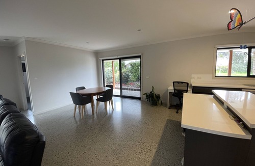 Drysdale House | Quiet and easy spot to stay and explore the northern Bellarine!