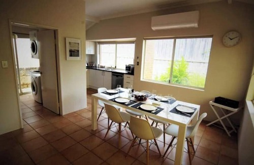 Currambine House | Quiet and private house. Walk to train & shops 5 minutes by car to beach. 2.
