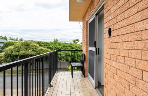 Bulimba Apartment | Quiet & Cozy Bulimba Escape