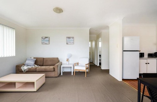 Bulimba Apartment | Quiet & Cozy Bulimba Escape
