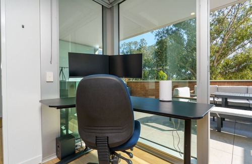 Reid Apartment | Quiet Modern Apartment in Prime Location