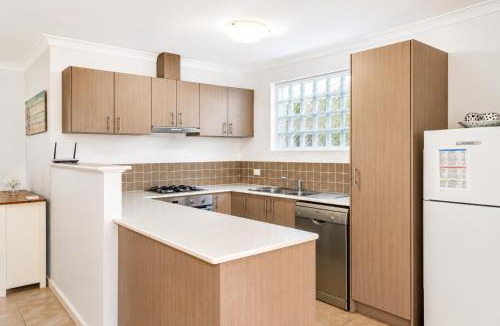 Broadwater House | Quiet Winter Escape by the Beach