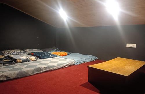 Old Manali Hostel | Raahi Roots