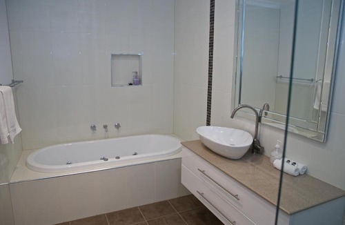 Yarra Glen Apartment | Race Course Apartments