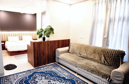 Tuljapur Hotel | Radhakrishna Executive Lodge