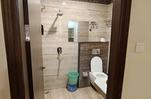Varanasi Hotel | RADIANCE COURTYARD