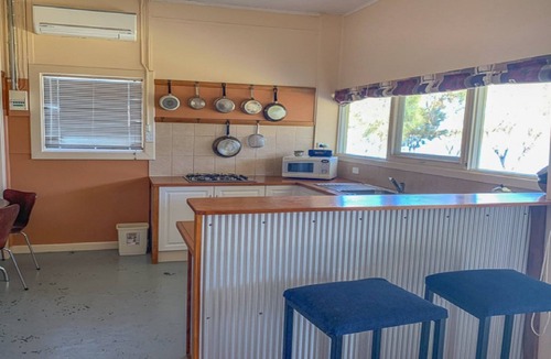Lake Wangary House | Railway Shack 2 - Beachfront Location at a Budget Price.