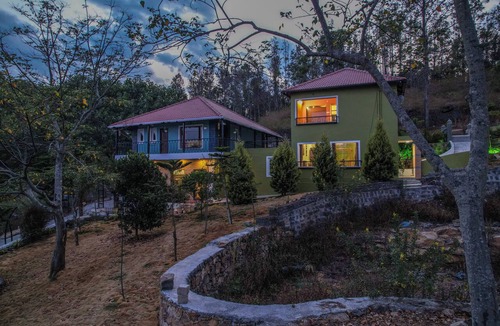 Yercaud Villa | Rain Rock Villa