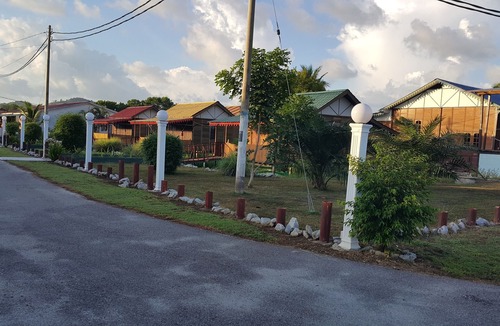 Lubok Buaya Hotel | Rainbow Lodge Langkawi
