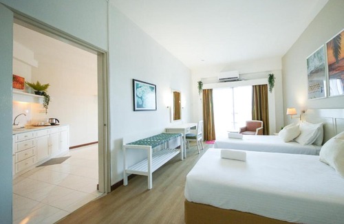 Tanjung Bungah Hotel | Rainbow Paradise Premium Resorts at Tanjung bungah