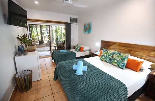 Mission Beach Hotel | Rainforest Motel