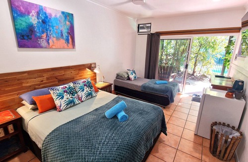 Mission Beach Hotel | Rainforest Motel