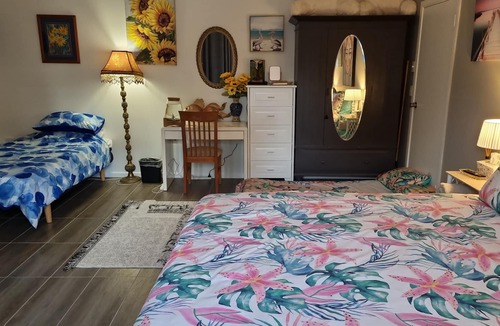 Maryborough House | Rainforest Retreat Opal Room
