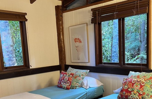 Barron Gorge House | Rainforest Treetops Home - Swim in the waterfall, Dine in the treetops!